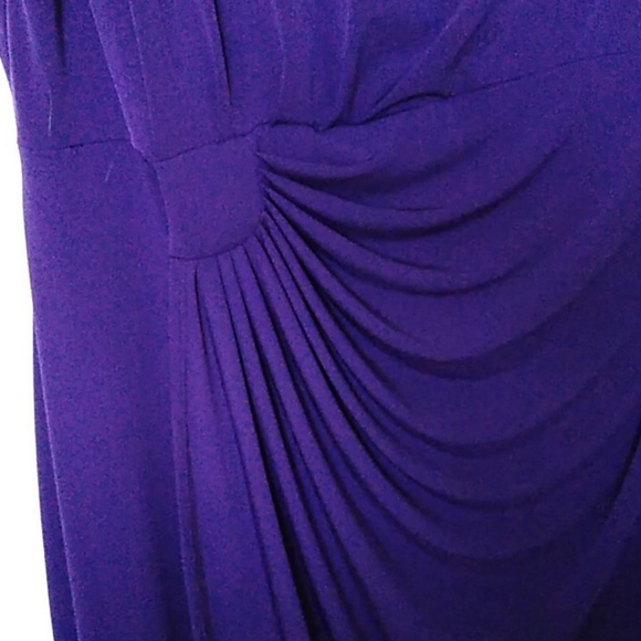 Women's dress - Picture 3 of 4